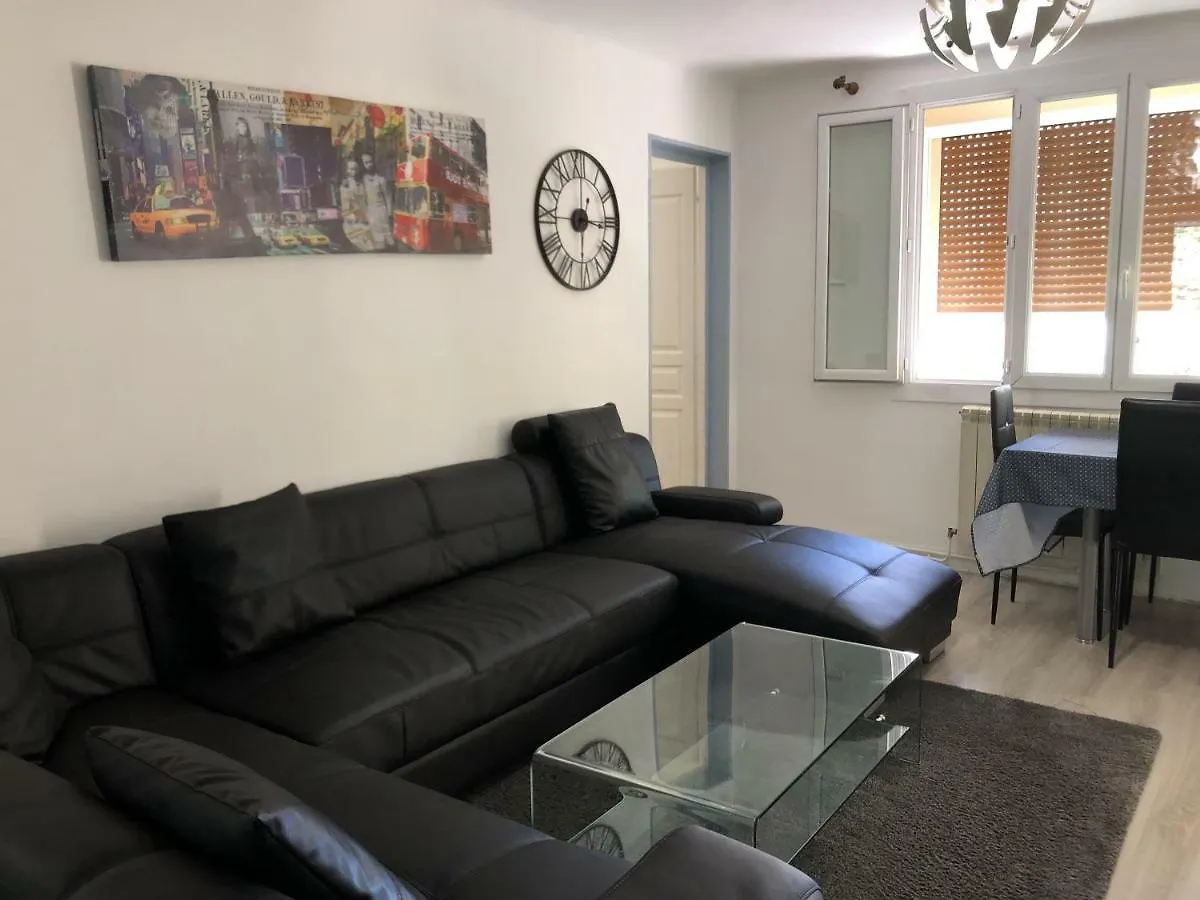 Rum i privatbostad Jolie Chambre Privee Marseille 9E