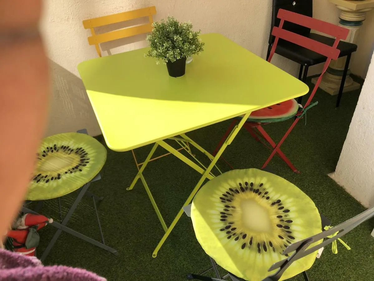 Jolie Chambre Privee Marseille 9E Homestay szállás
